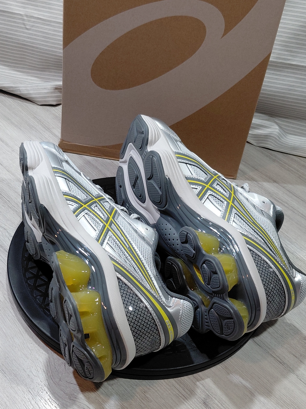 NWT ASICS Men’s GEL KINETIC FLUENT Running Shoes Glacier/ Steel Grey SIZE M10 - Picture 13 of 16
